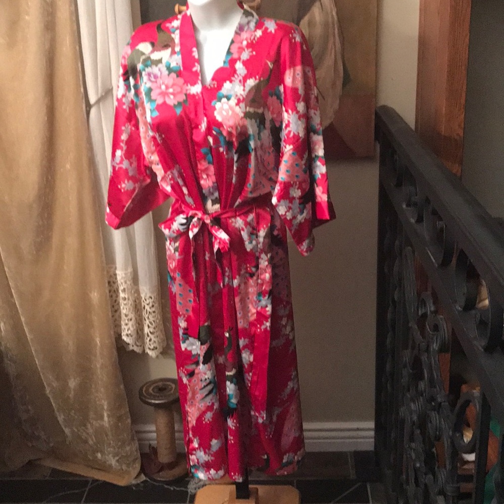 Oriental Village Silk Collection kimono robe S/m